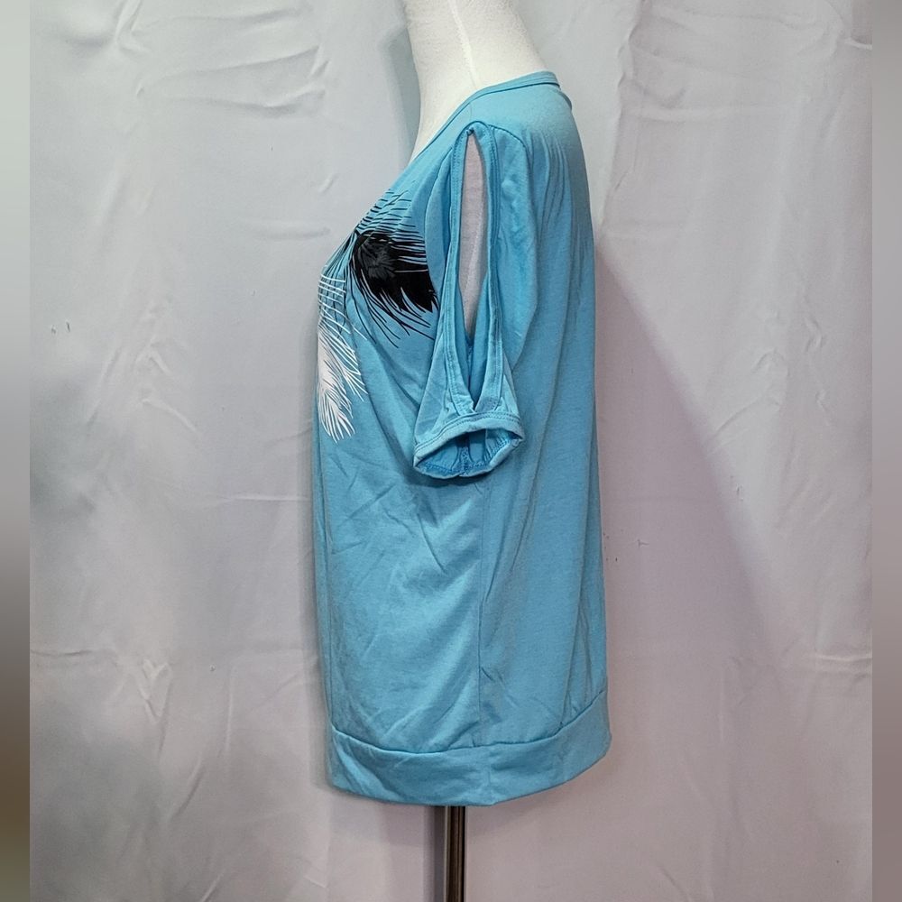 Women's NWOT Blue Cold Shoulder Feather Print Short Sleeve Top Size Large - Picture 7 of 10